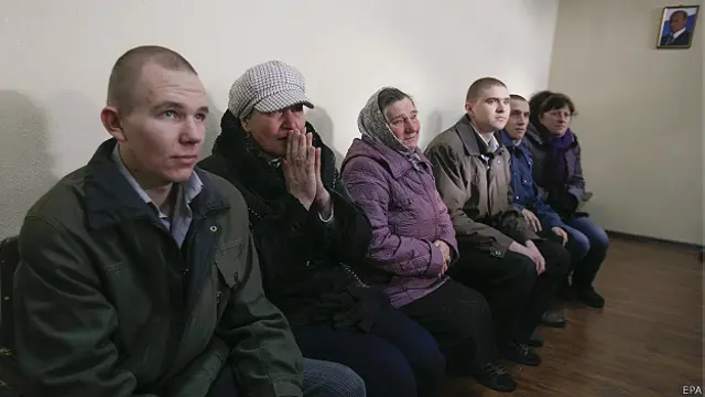 Tiga serdadu Ukraina dibebaskan milisi pemberontak di Kota Luhansk.