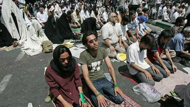 آن نماز جمعه یک ماه پس از انتخابات برگزار می شد