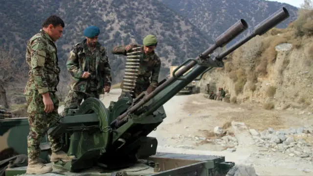 کور کمانڈر پشاور لیفٹیننٹ جنرل ہدایت الرحمان نے حال ہی میں شمالی وزیرستان کا دورہ کرنے والے سینیٹ کے ایک وفد کو بتایا تھا کہ سنہ 2007 سے ان کی کور تقریباً 450 بڑے اور 1,800 چھوٹے آپریشن کر چکی ہے