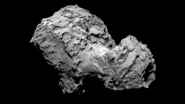 فضاپیمای اروپایی روزتا در روز ۶ اوت در مدار دنباله دار ۶۷ پی قرار گرفت. روزتا برای رسیدن به دنباله دار ۱۰ سال در سفر بود

