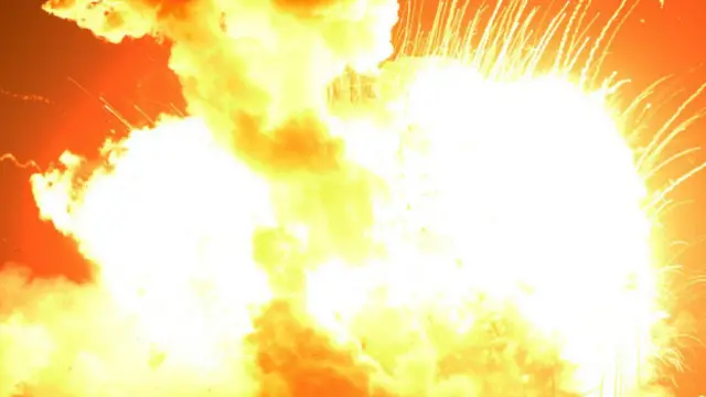 شرکت اوربیتال ساینسز هم مثل اسپیس اکس برای انتقال تدارکات به ایستگاه با ناسا قرارداد دارد و سه پرواز موفق انجام داده. اما در روز ۲۸ اکتبر چهارمین پرتاب آن قرار بود انجام شود اما موشک به علت نقص فنی منفجر شد
