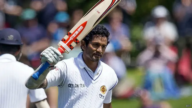 کرونا رتنے نے پہلی اننگز میں سکورز کو زحمت نہیں دی تھی لیکن اس کا ازالہ انھوں نے دوسری اننگز میں سینچری بنا کر کیا