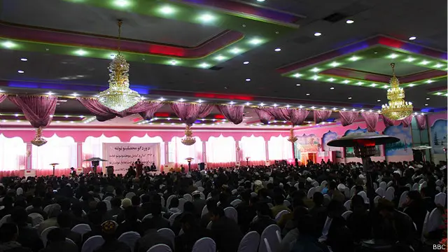 سږ کال د کابل ولایت له څلورو دولتي پوهنتونو څخه ۱۱۵ وردګ زده کوونکي فارغ شول.