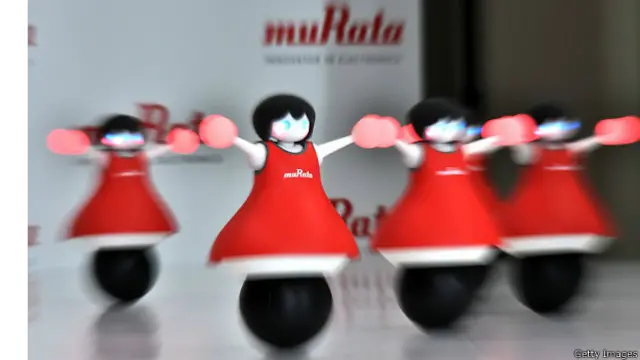 رقص گروهی ربات‌های رقصنده 