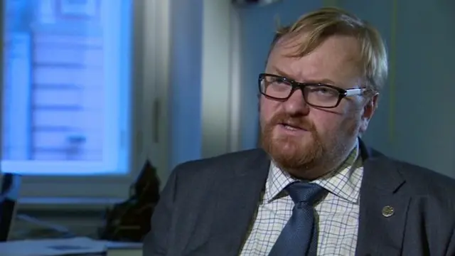 ویتالی میلونف مقررات ضد همجنسگرایی را قبل از تصویب آن در پارلمان روسیه، در شهر سن پترزبورگ به اجرا گذاشت