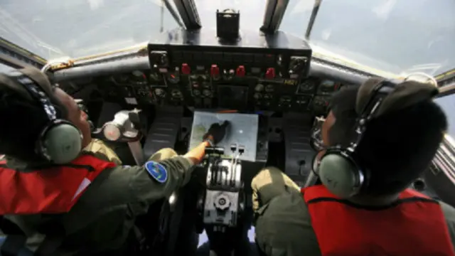 pencarian AirAsia QZ8501