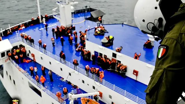 Kapal feri Norman Atlantic berangkat dari Yunani menuju Italia.