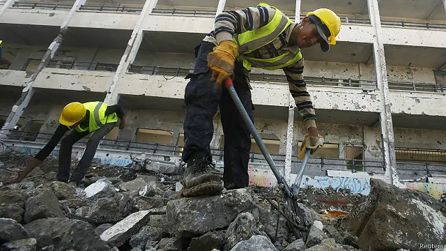 حثت فصائل فلسطينية الحكومة على مباشرة عملها في غزة