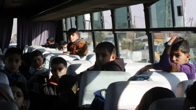 Дети в автобусе