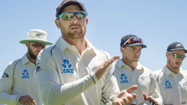 میک کلم کو 134 گیندوں پر 195 رنز کی جارحانہ اننگز کے لیے مین آف دی میچ قرار دیا گیا