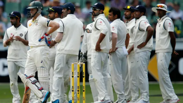 کرس روجرز 69 رنز بناکر ایشون کی گيند پر آؤٹ ہوئے