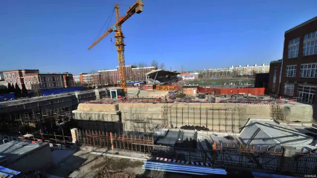 俯瞰清华附中体育馆施工现场（新华社图片29/12/2014）