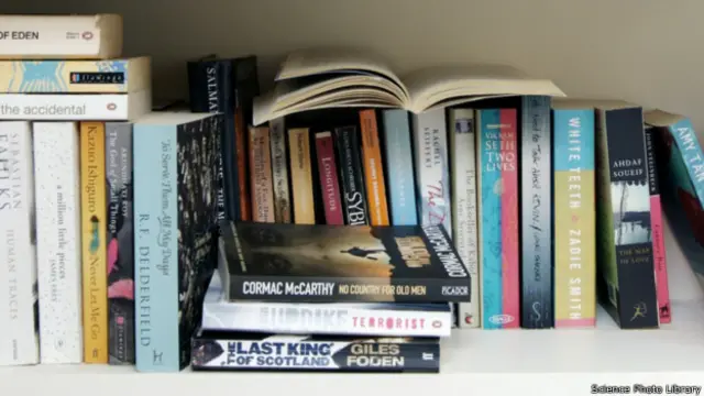 Книги на полке