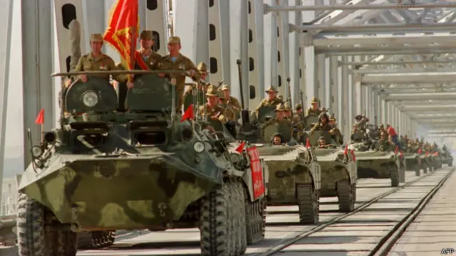 Quân Liên Xô rút khỏi Afghanistan