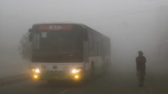 نوٹیفیکیشن میں کہا گیا ہے کہ یہ بندش صرف سکولوں کے لیے ہے اور تمام کالجز اور یونیورسٹٰیاں معمول کے مطابق تعلیم کا سلسلہ جاری رکھیں گی