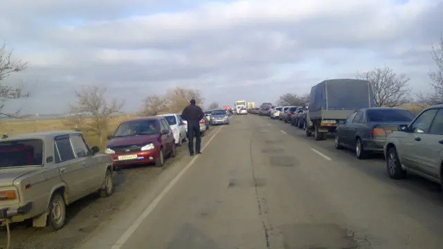 Черги з автомобілістів