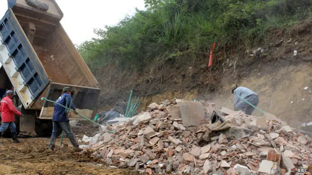 Escombros en La Escombrera, Medellín