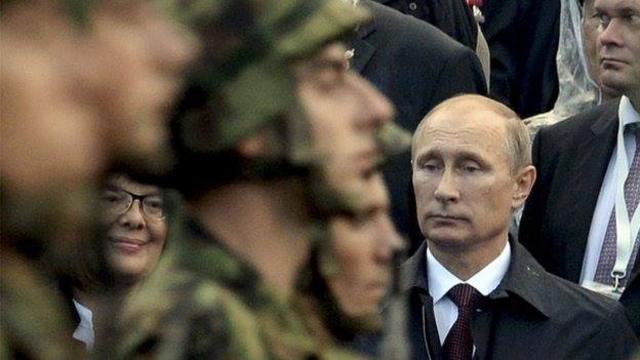 Kinh tế điêu đứng ông Putin thiên về các giải pháp quân sự