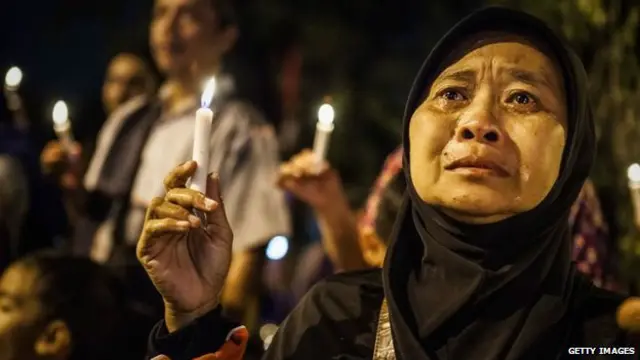 سنہ 2014 کی آخری شب منعقد ہونے والی دعائیہ تقریب میں سینکڑوں شہریوں اور ہلاک شدگان کے لواحقین اور رشتہ دار شریک ہوئے