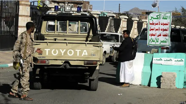 نقطة تفتيش للحوثيين في العاصمة اليمنية صنعاء