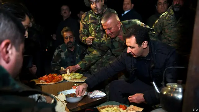 بشار اسد در کنار سربازان وفادار به دولت