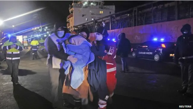 كان من بين ركاب السفينة بلو سكاي إم 60 طفلا وسيدة حامل وأخرى وضعت حملها على متنها.