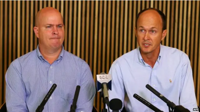 الجزیرہ کے صحافی پیٹر گریسٹا کے بھائیوں (اینڈریو دائیں) نے کہا ہے کہ مقدمہ شروع ہونے سے قبل مصری صدر کے پاس موقع ہے 