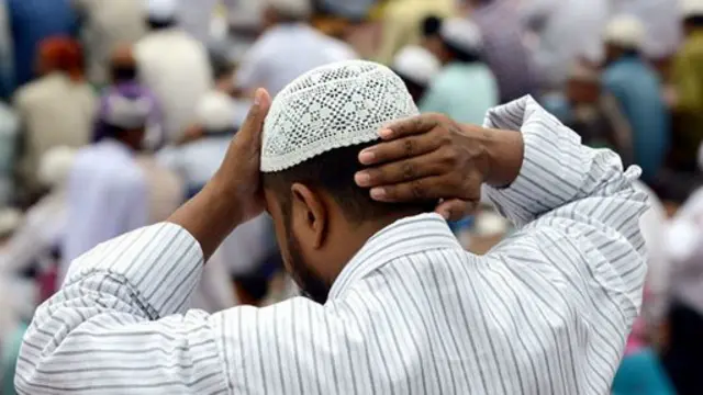 گجرات کے وزیر اعلی آنندی بن پٹیل نے اعتراف کیا کہ یہ مشق ایک غلطی تھی۔