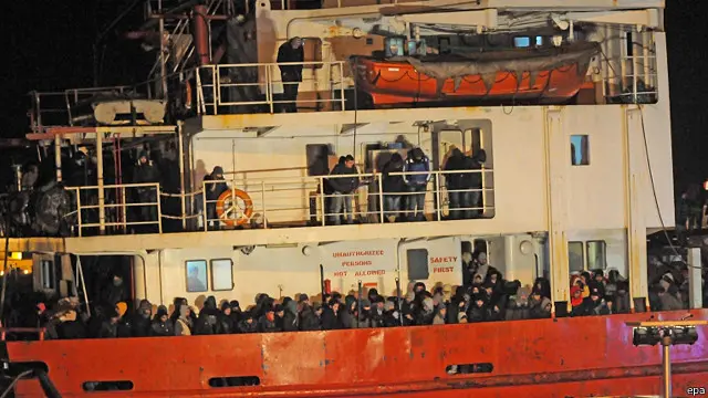 در اوایل هفته جاری کشتی "بلو اسکای ام" که حامل مهاجران غیرقانونی بود در نزدیکی سواحل کورفو ردیابی شد