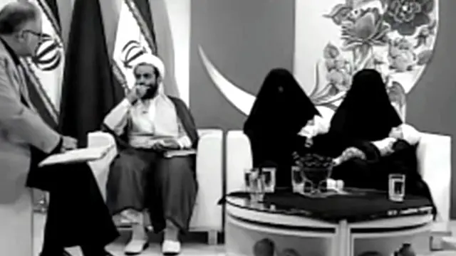 این برنامه به صورت سیاه و سفید از تلویزیون پخش شد