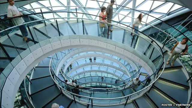 Escaleras del Ayuntamiento de Londres