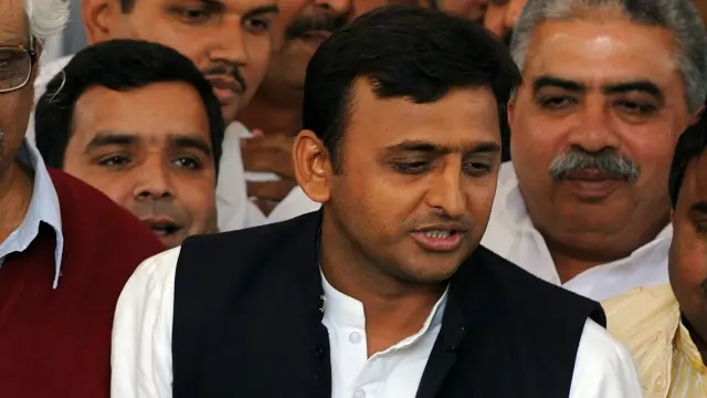 اکھلیش یادیو ممتاز بھارتی سیاستدان ملائم سنگھ یادیو کے بیٹے ہیں