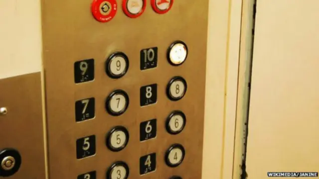 گورنر کا کہنا ہے کہ انھوں نے لفٹس کے استعمال پر پابندی لوگوں کی صحت بہتر بنانے کے لیے لگائی ہے۔