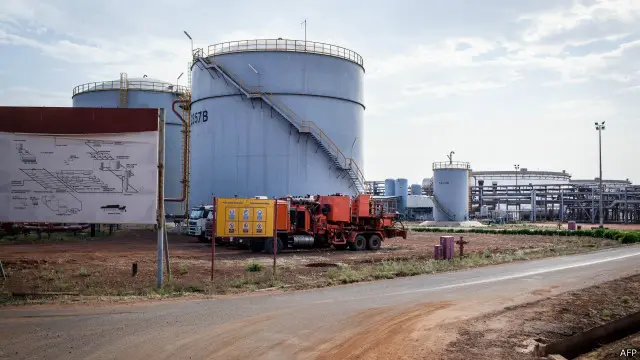 يعتبر النفط المصدر الرئيسي للدخل في جنوب السودان