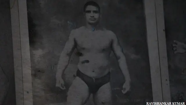 रघुबीर पहलवान के युवावस्था की तस्वीर.