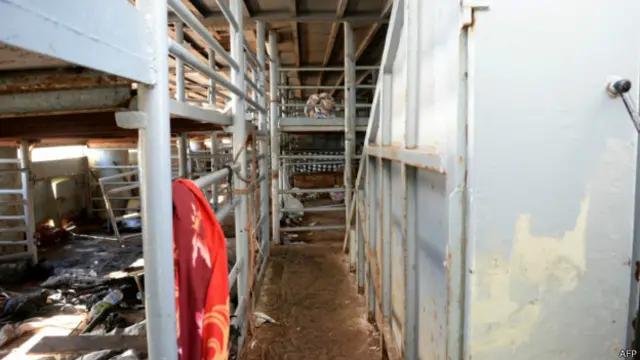 艾萨丁号内部状况（3/1/2015）