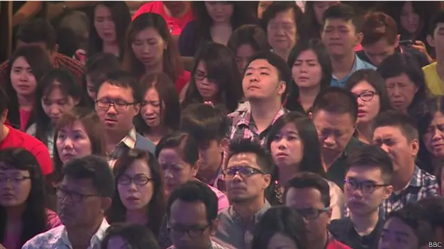 A muchos les cuesta comprender el hecho de que una sola iglesia pudiera haber sufrido tal perdida: un cuarto de los pasajeros a bordo.