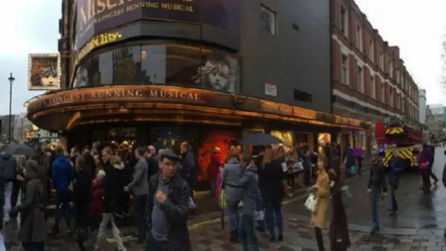 Pentas Les Miserables2