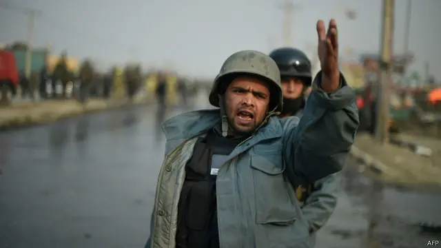 گزشتہ سال دسمبر میں افغانستان سے غیر ملکی افواج کے انخلا کے بعد سیکیورٹی کابیشتر انتظام افغان افواج نے سنبھال لیا ہے لیکن اس کے ساتھ ہی عسکریت پسندوں کے حملوں میں بھی شدت آ گئی ہے