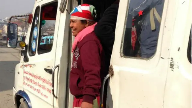 नेपाल महिला स्पेशल बस