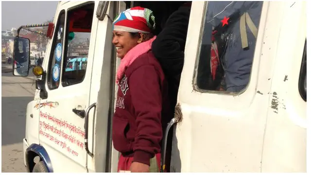 Bus perempuan di Khatmandu