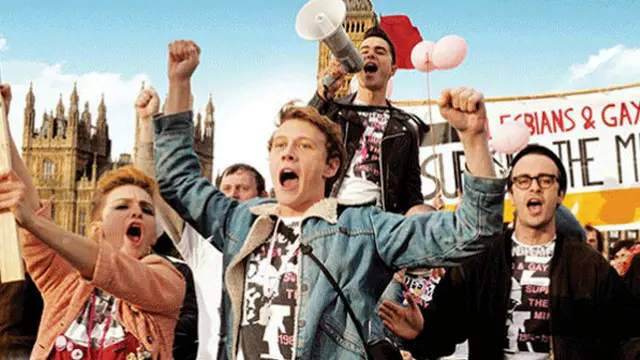 أزيلت من على ظهر غلاف الفيلم عبارة تشير إلى المثليين جنسيا.