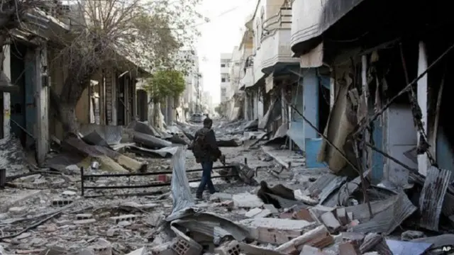 معظم أرجاء البلدة دمر بسبب المعارك.