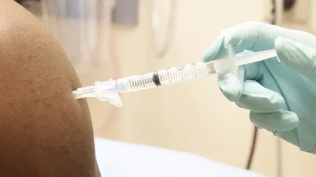 برطانیہ اور سوئٹزرلینڈ سمیت متعدد یورپی ممالک میں ایبولا سے بچاؤ کی ویکسیسن تیاری پر کام کیا جا رہا ہے