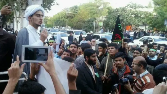 معترضان در بوشهر خواهان برکناری مقامهای مسئول شدند