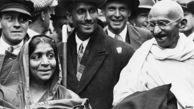 सरोजिनी नायडू के साथ महात्मा गांधी