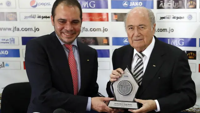 كان الأمير علي من مسؤولي الفيفا الذين طالبوا بنشر تقرير غارسيا بشأن مزاعم الفساد في الفيفا.