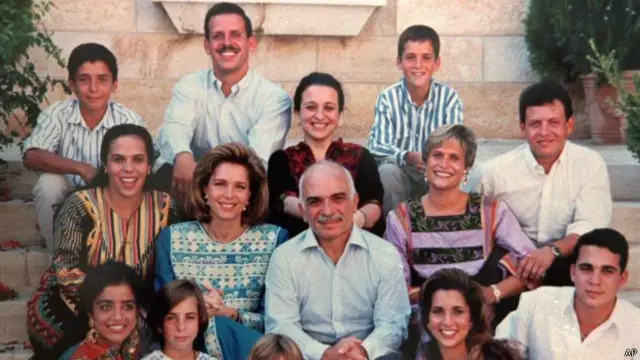 الأمير علي هو الابن الثالث للملك حسين ملك الأردن الراحل، والأخ غير الشقيق للملك عبدالله الثاني، العاهل الأردني الحالي.