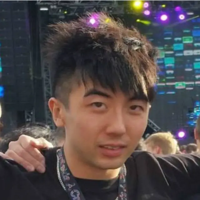 黄浩勤觉得自己永远也摆脱不了种族歧视 