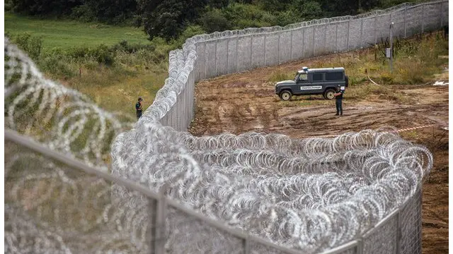 Паркан на кордоні